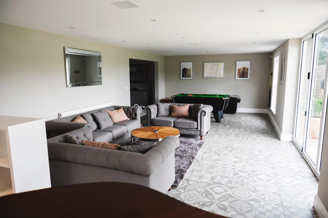 Large Country House - Hot Tub - Pool Table - Bbq - 5 Bedrooms - Log Burner Three Legged Cross Eksteriør bilde