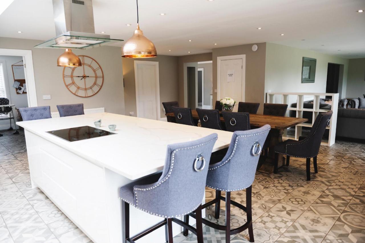 Large Country House - Hot Tub - Pool Table - Bbq - 5 Bedrooms - Log Burner Three Legged Cross Eksteriør bilde