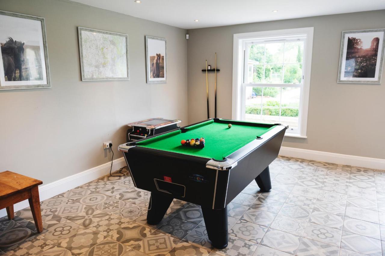Large Country House - Hot Tub - Pool Table - Bbq - 5 Bedrooms - Log Burner Three Legged Cross Eksteriør bilde